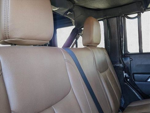 Used 2014 Jeep Wrangler Unlimited Rubicon w/ Connectivity Group image 20