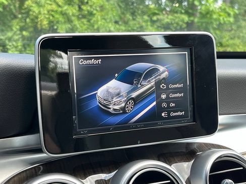 Used 2018 Mercedes-Benz C 300 Sedan image 46