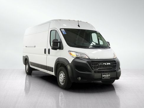 Used 2024 RAM ProMaster 2500 w/ Convenience Group FWD image 7