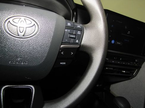 Used 2025 Toyota Camry LE w/ Convenience Package FWD image 6