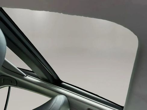 Used 2021 Toyota Camry XLE FWD image 18