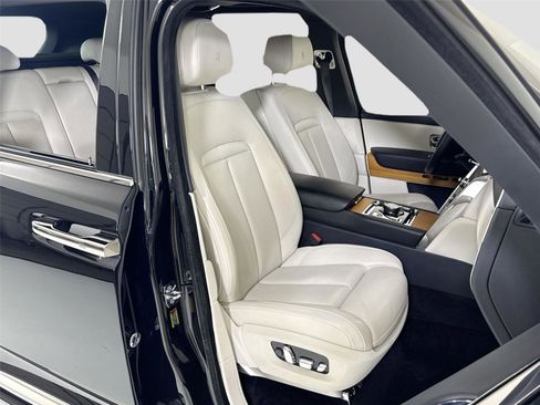 Used 2019 Rolls-Royce Cullinan image 34