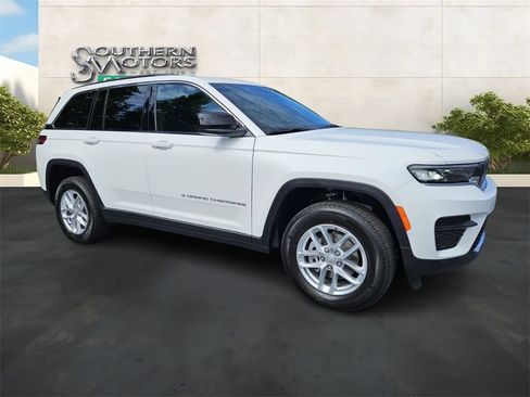 New 2024 Jeep Grand Cherokee Laredo X w/ Luxury Tech Group I RWD image 7