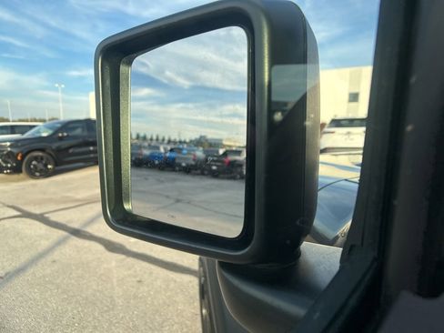 Used 2021 Jeep Gladiator Sport image 19