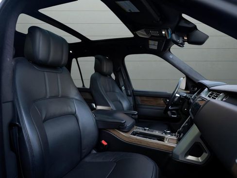 Used 2020 Land Rover Range Rover HSE image 21