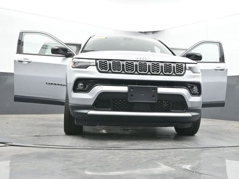 Used 2025 Jeep Compass Limited AWD/4WD image 72