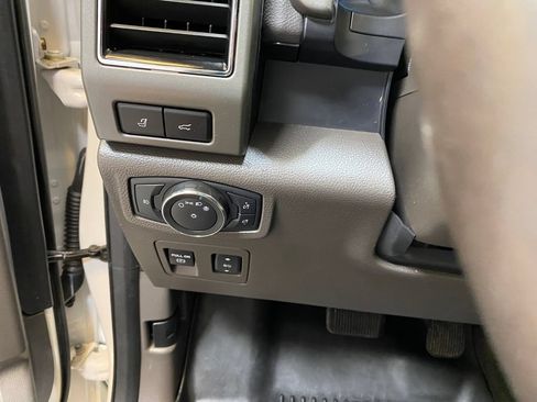 Used 2018 Ford Expedition Max XLT w/ Equipment Group 202A RWD image 37