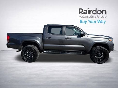 Used 2017 Toyota Tacoma SR5 w/ Tow Package image 9