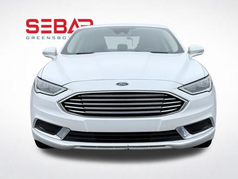 Used 2018 Ford Fusion SE w/ Equipment Group 602A FWD image 2