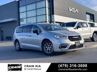 Used 2024 Chrysler Pacifica Touring-L FWD video 1