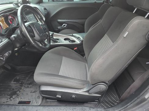 Used 2022 Dodge Challenger GT image 18
