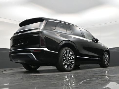 Used 2026 Cadillac Vistiq Premium Luxury AWD/4WD image 24