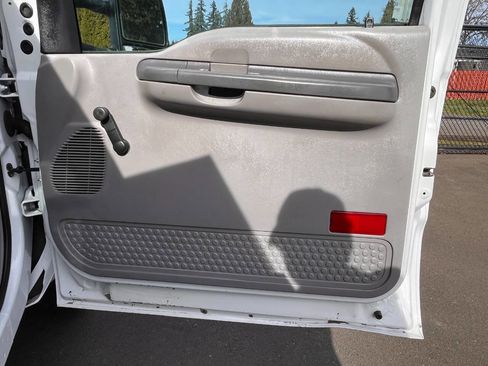 Used 2000 Ford F350 4X4 2dr Regular Cab 140.8 in. image 16