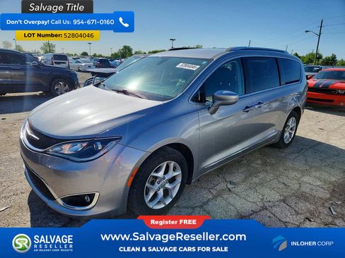 Used 2017 Chrysler Pacifica Touring-L Plus w/ Tire & Wheel Group FWD image 1