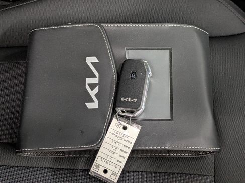 Used 2023 Kia K5 LXS image 10