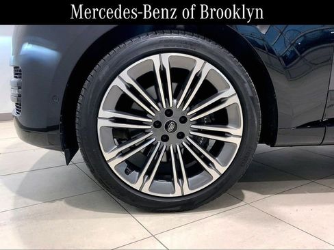 Used 2024 Land Rover Range Rover SE image 10