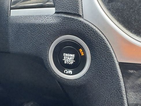 Used 2019 Chrysler 300 Touring w/ Sport Appearance Package image 29