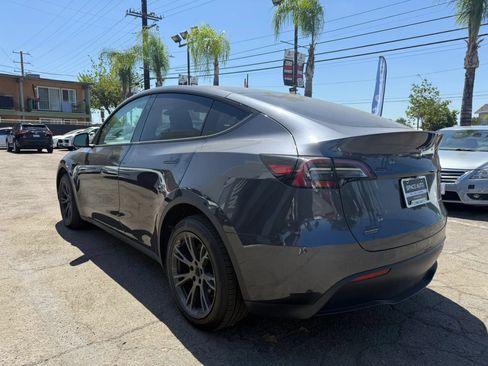 Used 2025 Tesla Model Y Long Range AWD/4WD image 4