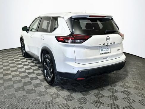 Used 2024 Nissan Rogue SV FWD image 6