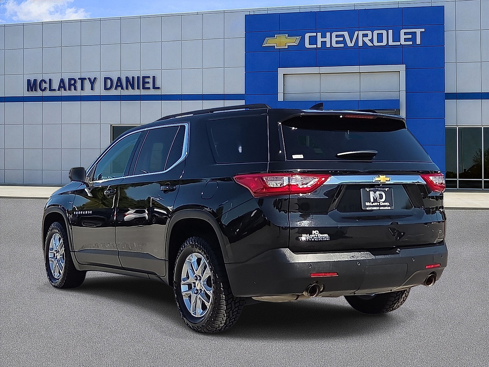 Used 2021 Chevrolet Traverse LT FWD image 4