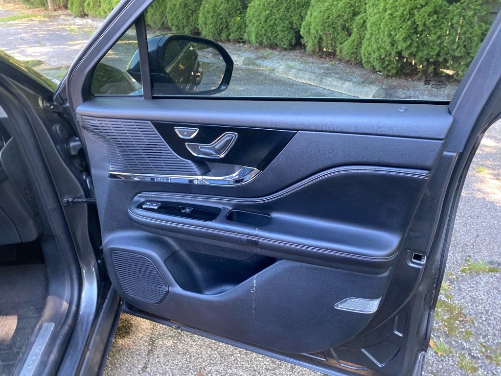 Used 2020 Lincoln Corsair AWD w/ Premium Package image 27