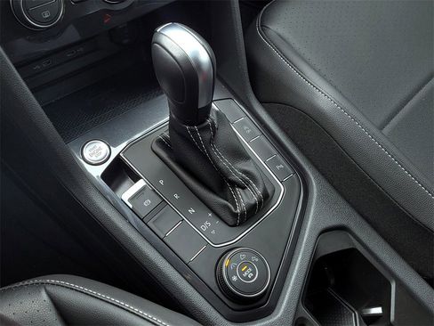 Certified 2021 Volkswagen Tiguan SE R-Line image 19