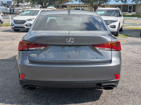 Used 2019 Lexus IS 300 RWD image 6
