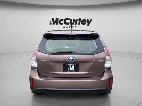 Used 2017 Toyota Prius V Five w/ Advanced Technology Package FWD image 6