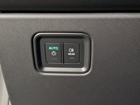 New 2026 Porsche Macan 4 Electric image 33