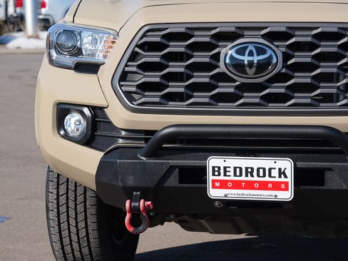 Used 2020 Toyota Tacoma TRD Sport w/ TRD Premium Sport Package image 9
