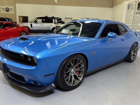 Used 2015 Dodge Challenger SRT w/ Technology Group image 5