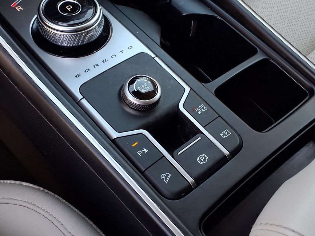 Certified 2023 Kia Sorento EX FWD image 18