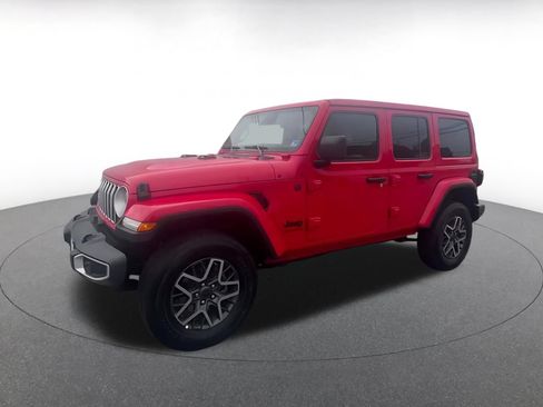 Used 2025 Jeep Wrangler Unlimited Sahara AWD/4WD image 7
