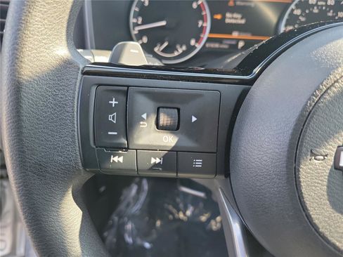 Used 2023 Nissan Rogue SV FWD image 23