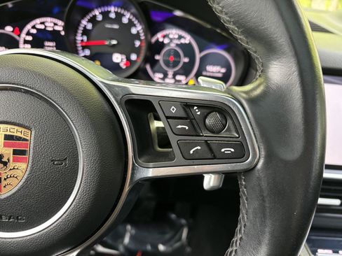 Used 2019 Porsche Cayenne w/ Premium Plus Package AWD/4WD image 37