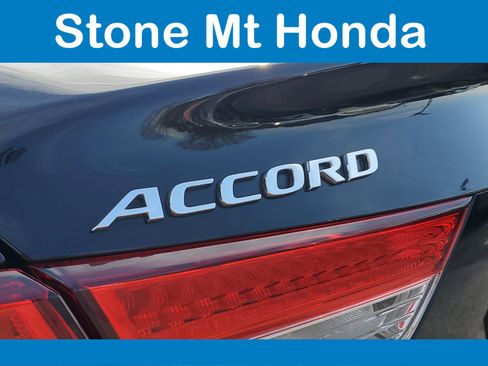 Used 2022 Honda Accord Touring image 8