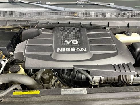 Used 2018 Nissan Titan SV w/ SV Convenience Package AWD/4WD image 29
