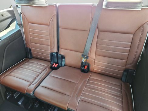 Used 2024 GMC Yukon Denali Ultimate AWD/4WD image 10
