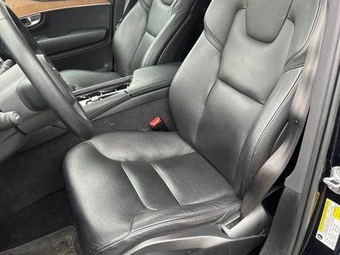 Used 2023 Volvo XC90 B6 Plus w/ Protection Package image 9