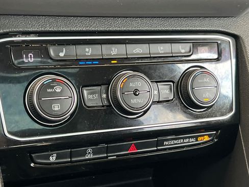 Used 2018 Volkswagen Atlas SEL Premium AWD/4WD image 25