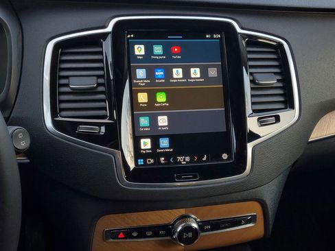 Used 2023 Volvo XC90 B6 Plus image 20