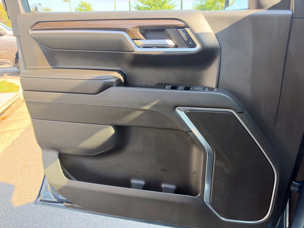 Used 2024 Chevrolet Silverado 1500 LT AWD/4WD image 31