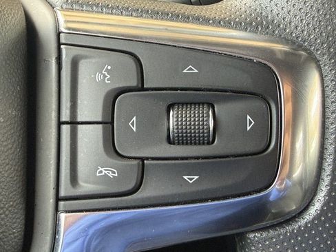 Used 2025 Chevrolet Blazer LT FWD image 25