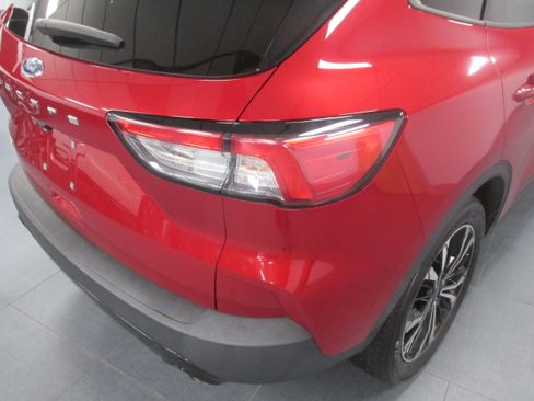 Certified 2021 Ford Escape SE w/ SE Sport Appearance Package image 11