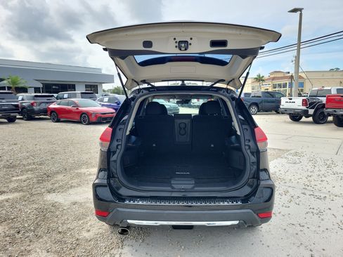 Used 2020 Nissan Rogue S FWD image 8