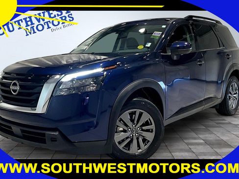 Used 2025 Nissan Pathfinder SV FWD image 1