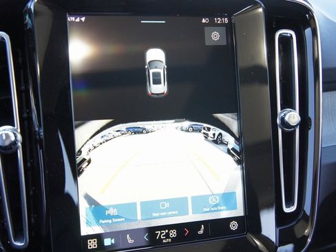 New 2025 Volvo XC40 B5 Core w/ Protection Package Premier image 16