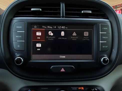 Used 2025 Kia Soul LX w/ LX Technology Package FWD image 26