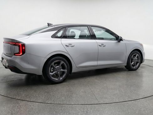 Used 2025 Kia K4 LXS image 9