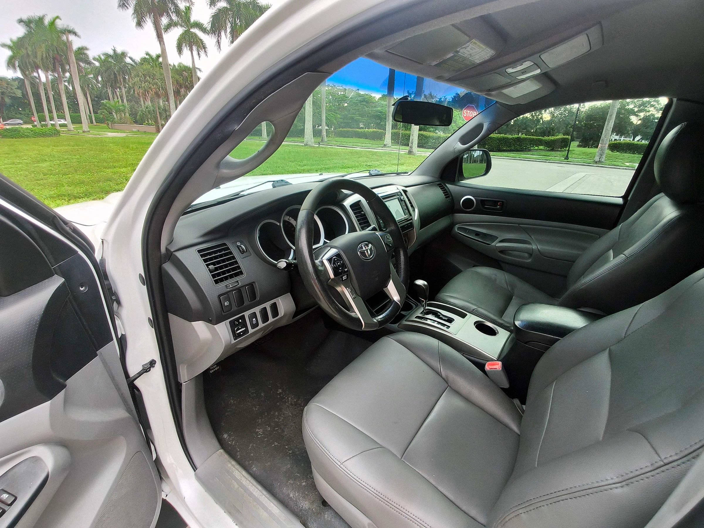 Used 2014 Toyota Tacoma PreRunner w/ SR5 Package RWD image 22